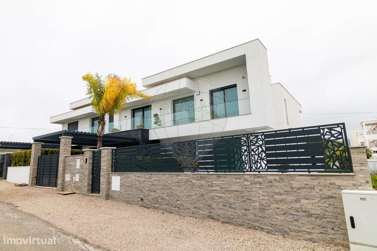 Moradia T4 para venda - Grande imagem: 2/50