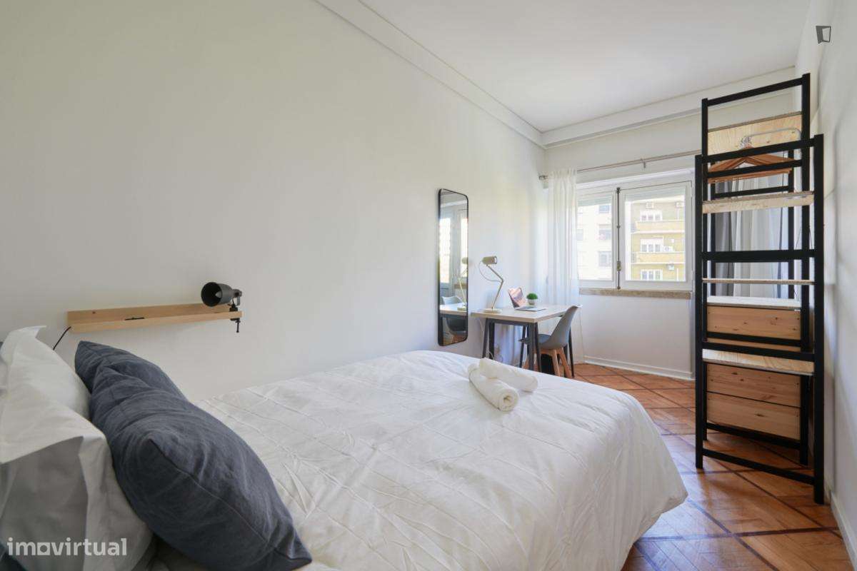 Quarto - localizado em São Sebastião Lisbon - Grande imagem: 2/8