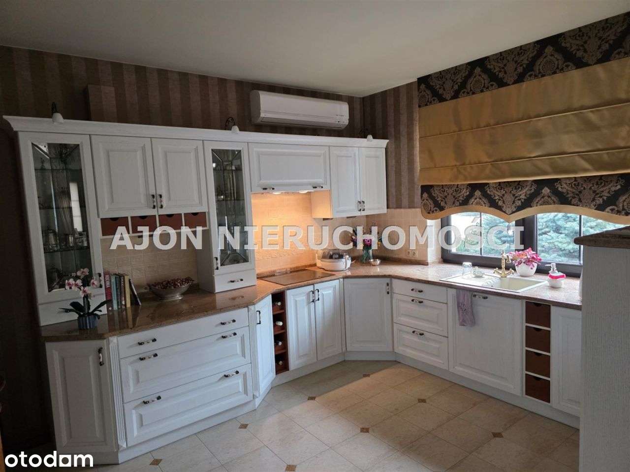 Willa z garażem, Czechowice Dziedzice ul. Zawiła-6