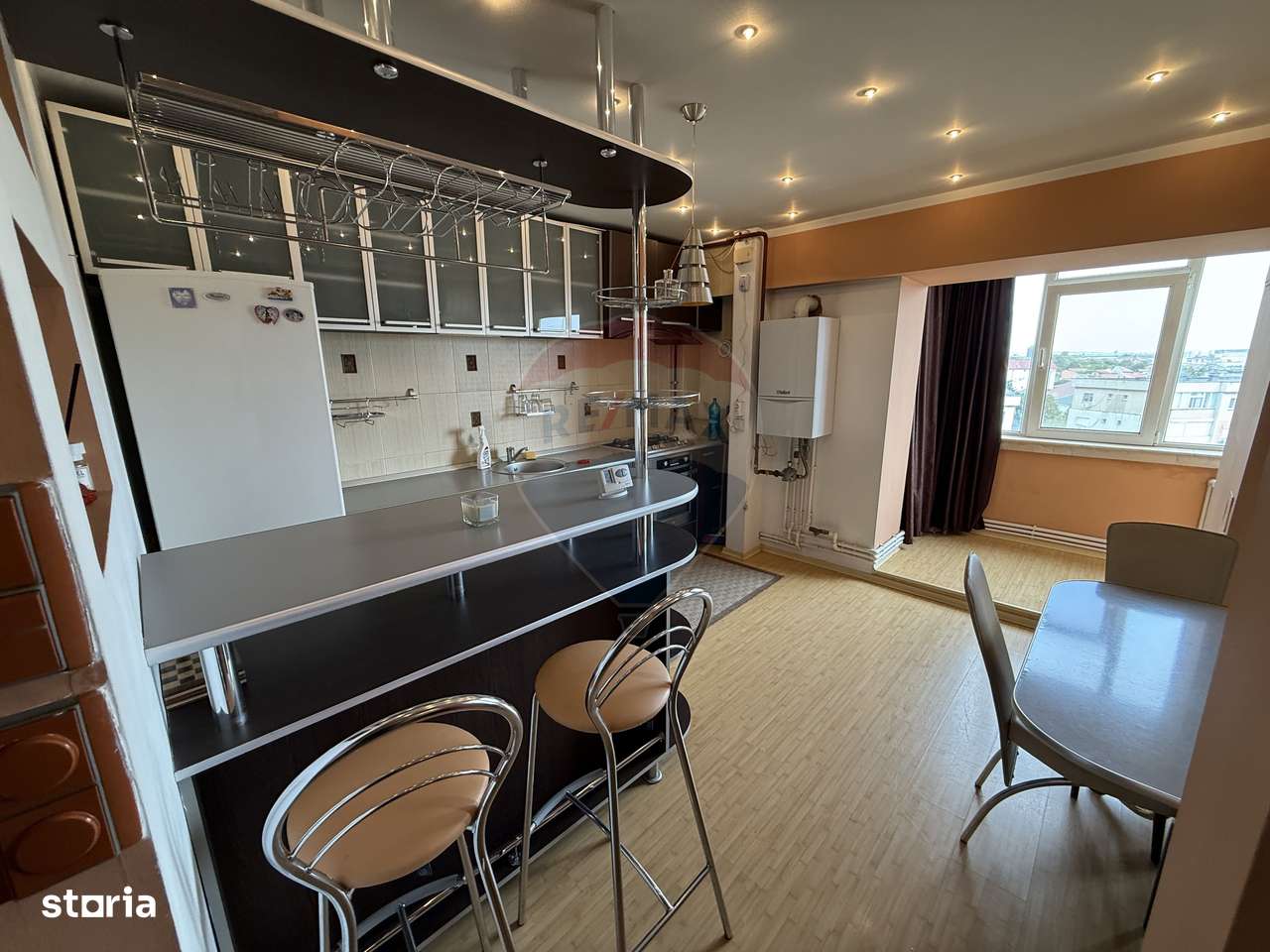 2 decomandate, Mc Donald's, centrala, aer conditionat - Imagine principală: 4/9