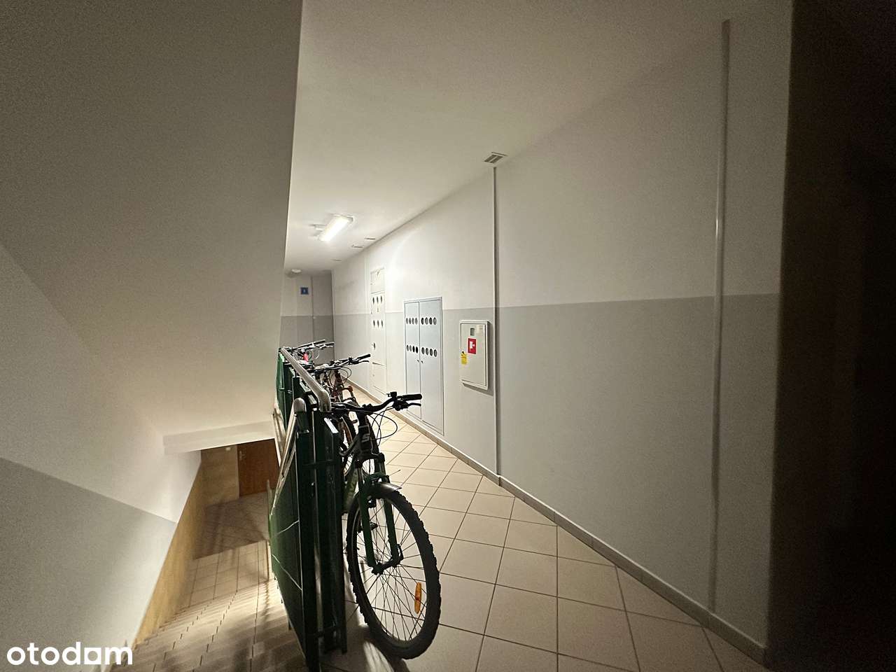 Nowoczesna kawalerka z balkonem, gotowa do wprowadzenia-6