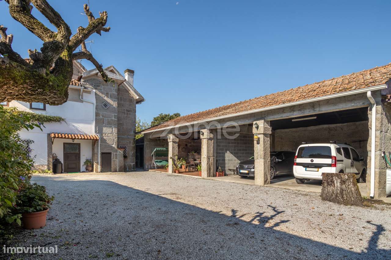 Moradia T6 com 5.000 m² de terreno - Silgueiros - Viseu - Grande imagem: 4/53