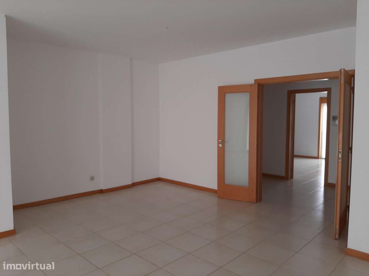 Apartamento T3 moderno na Urbanização Vila Serena - Grande imagem: 5/18