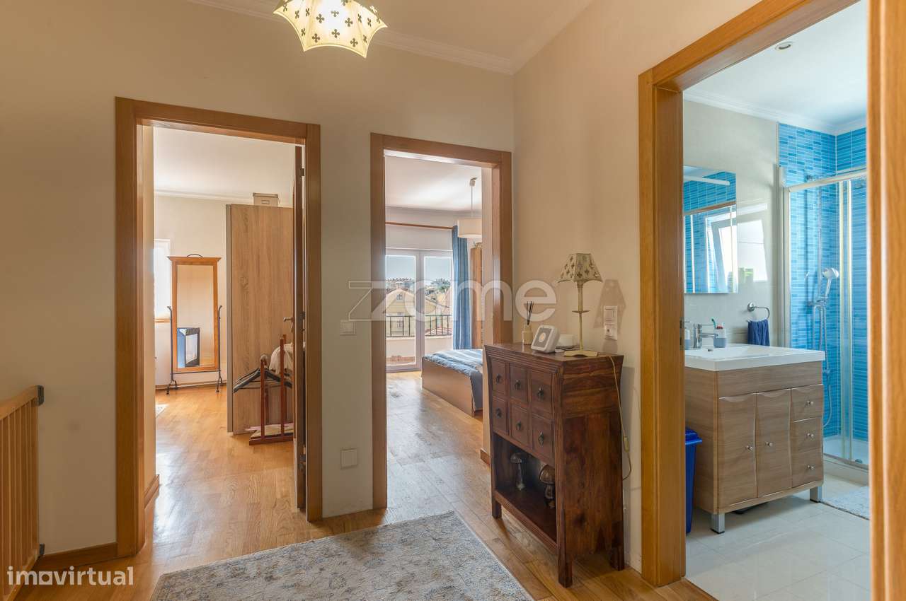 Moradia T4+1, com piscina-37