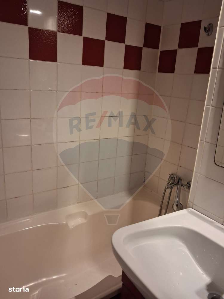 Apartament cu 4 camere de vânzare în zona Iosia-7