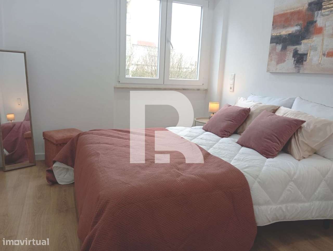 Apartamento T3 Totalmente Remodelado em Benfica-22