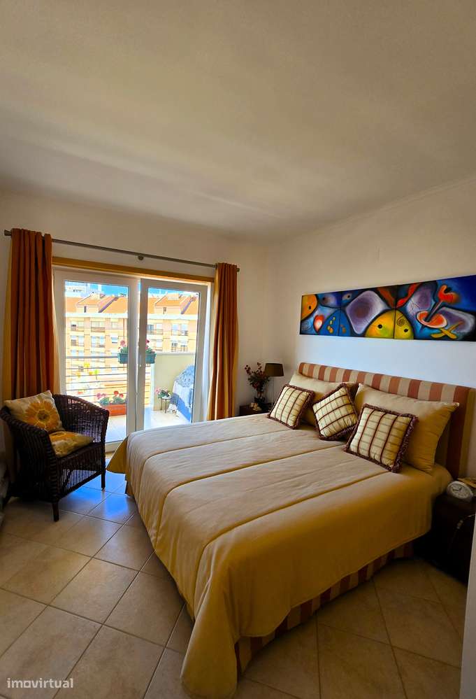 Apartamento T1 c/ Terraço, Vista Mar, Piscina e Box na Praia do Ouro-3