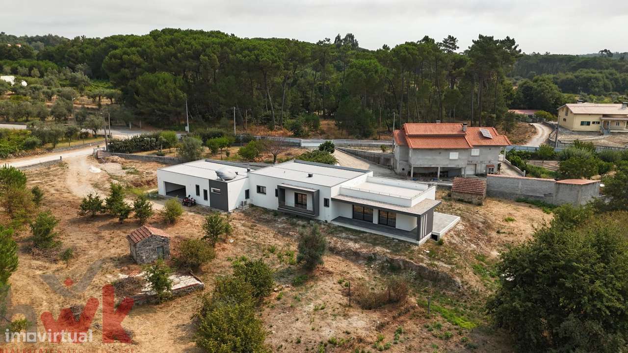 Moradia Nova T4+1 com Terreno-51