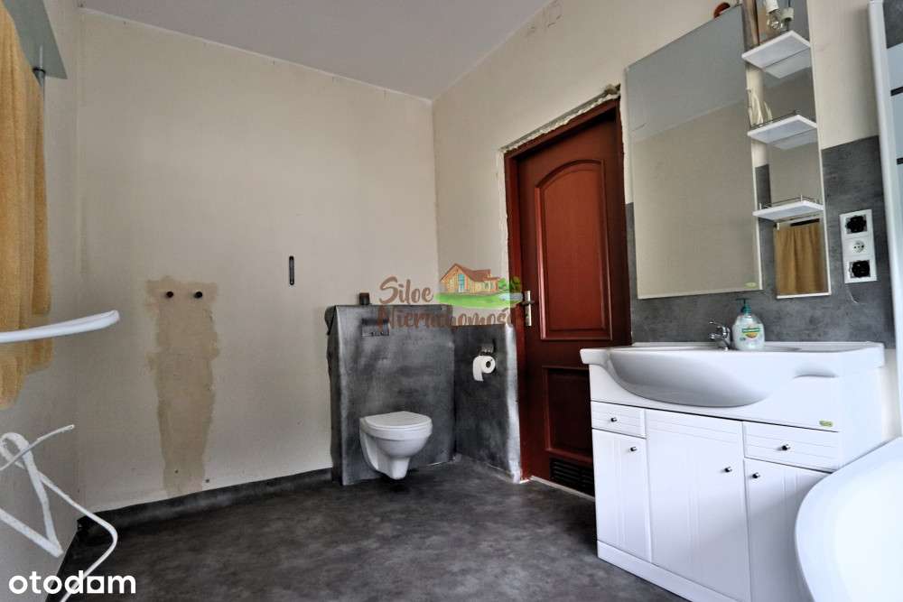 Nowoczesny dom z podwójnym garażem.-18