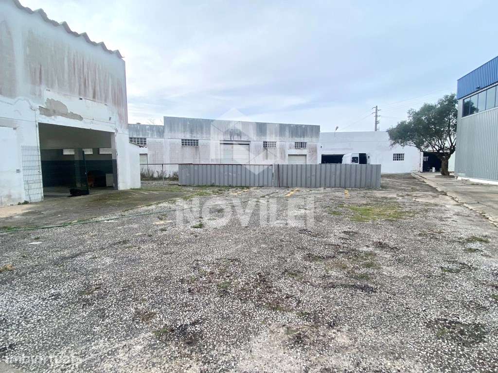 Armazém c/ 1000m2 em parcela de terreno c/ 1620m2 - M.Grande - Grande imagem: 4/10