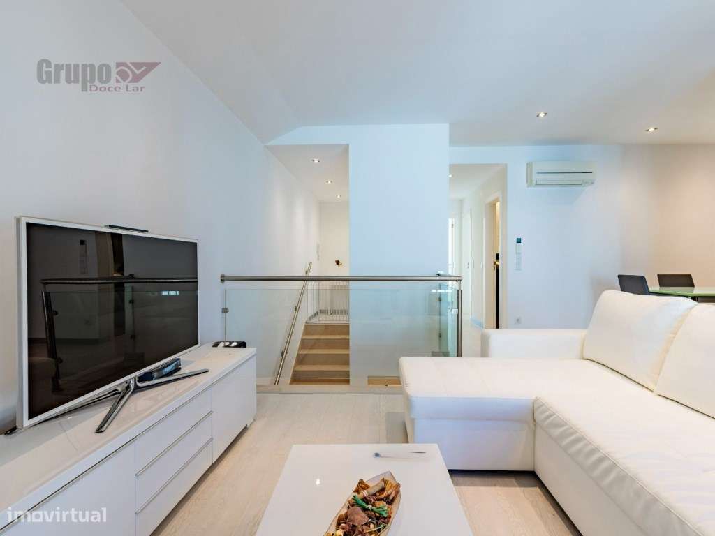 T2 Duplex Exclusivo a 150m da Praia com Vista Mar e Castelo- Sesimbra-18