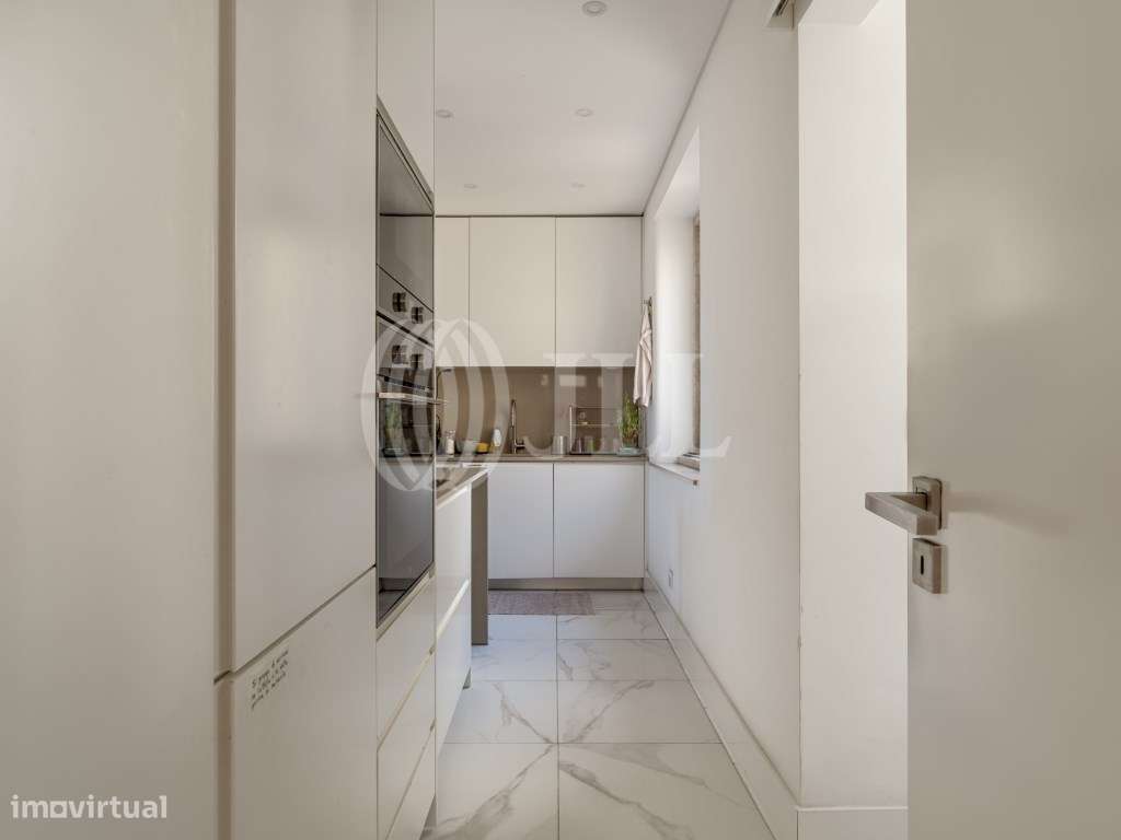 Apartamento T4, renovado e equipado, na Graça, Lisboa - Grande imagem: 4/27