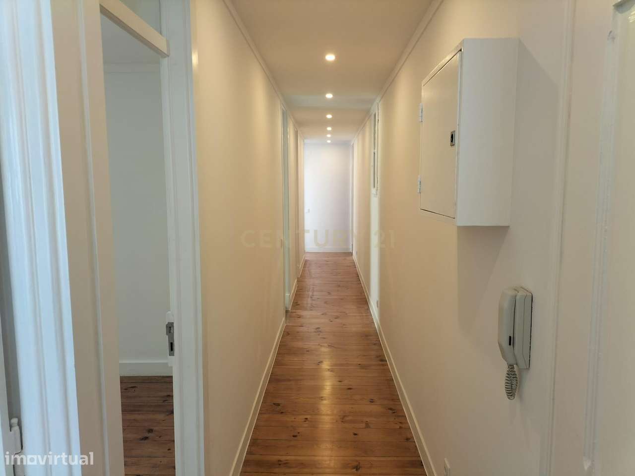 Apartamento amplo e como novo na Rua Gomes Freire - Grande imagem: 2/14