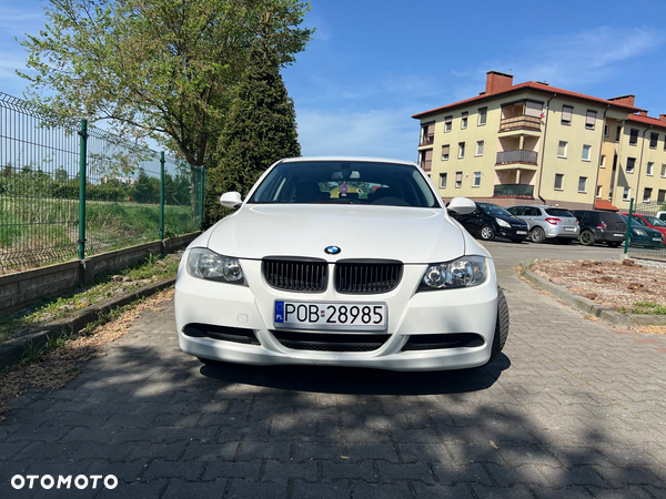BMW Seria 3 318i - 3