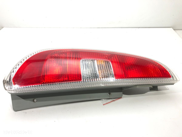 LAMPA LEWY TYŁ SKODA ROOMSTER Praktik (5J) 2007 - 2015 1.4 63 kW [86 KM] benzyna 2007 - 2015 - 2