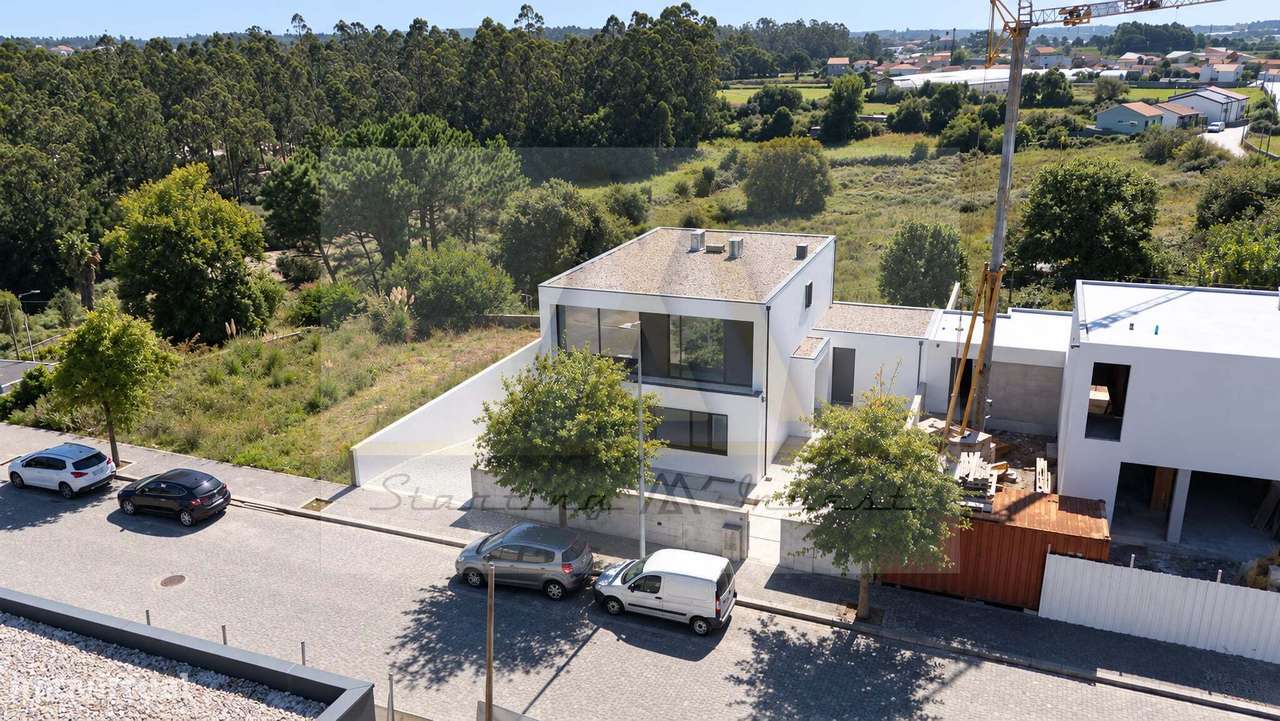 Moradia T4 Nova com piscina em Azurara, Vila do Conde.-1