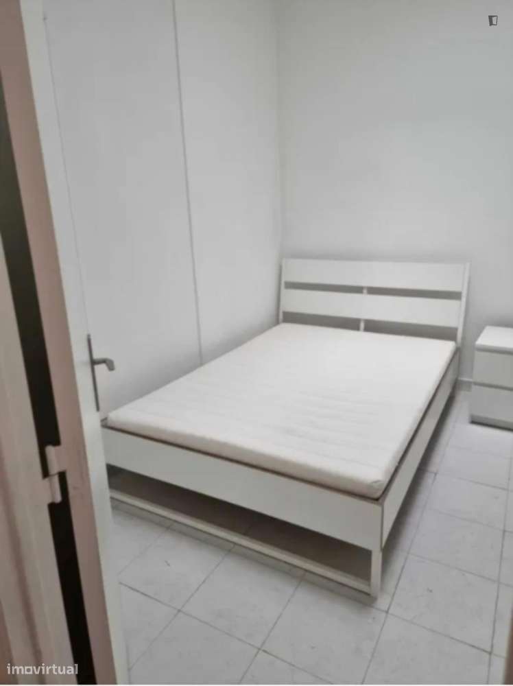 Quarto - localizado em Arroios Lisbon - Grande imagem: 2/10