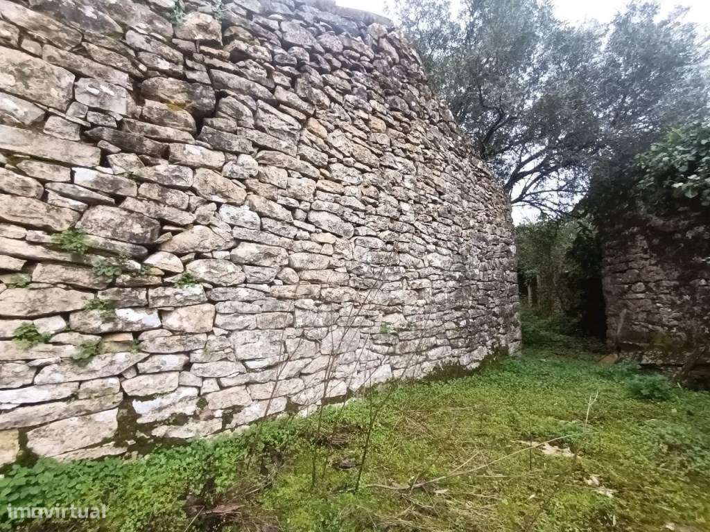 Moradia para reconstruir no concelho de Ferreira do Zêzere - Grande imagem: 5/15