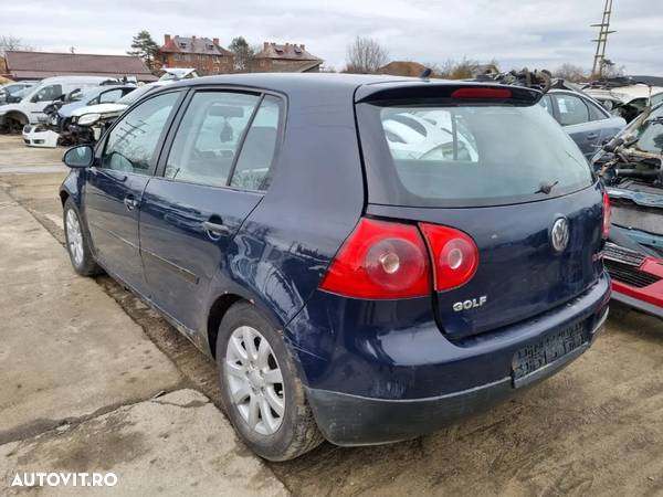 Dezmembram Volkswagen Golf V, an 2005, 1.9 TDI cod BXE, cutie manuala 5+1 - 3