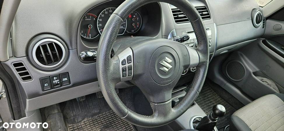 Suzuki SX4 - 23