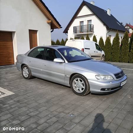 Opel Omega 2.6 Elegance - 1