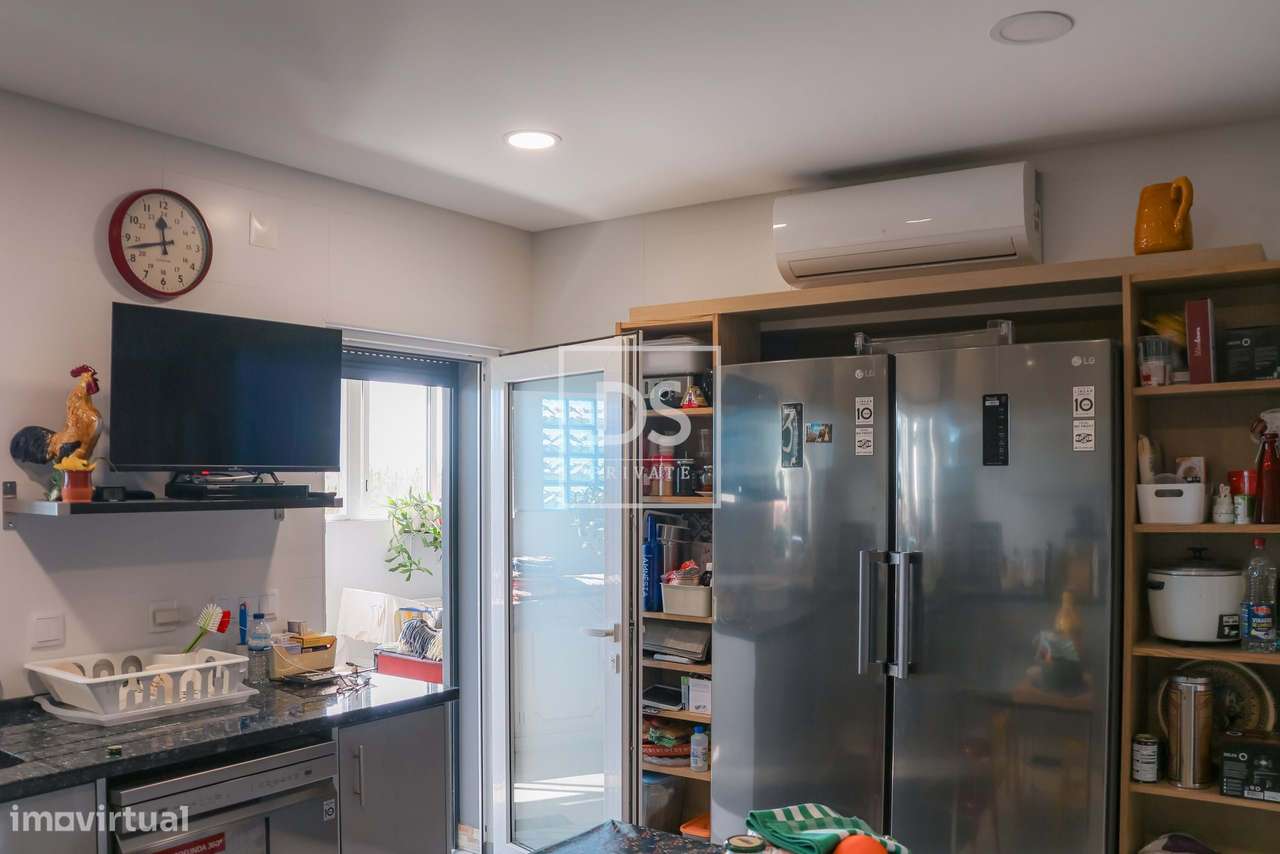 Moradia Moderna  T3 em Condomínio  - Próxima da Praia de Santa Cruz-9