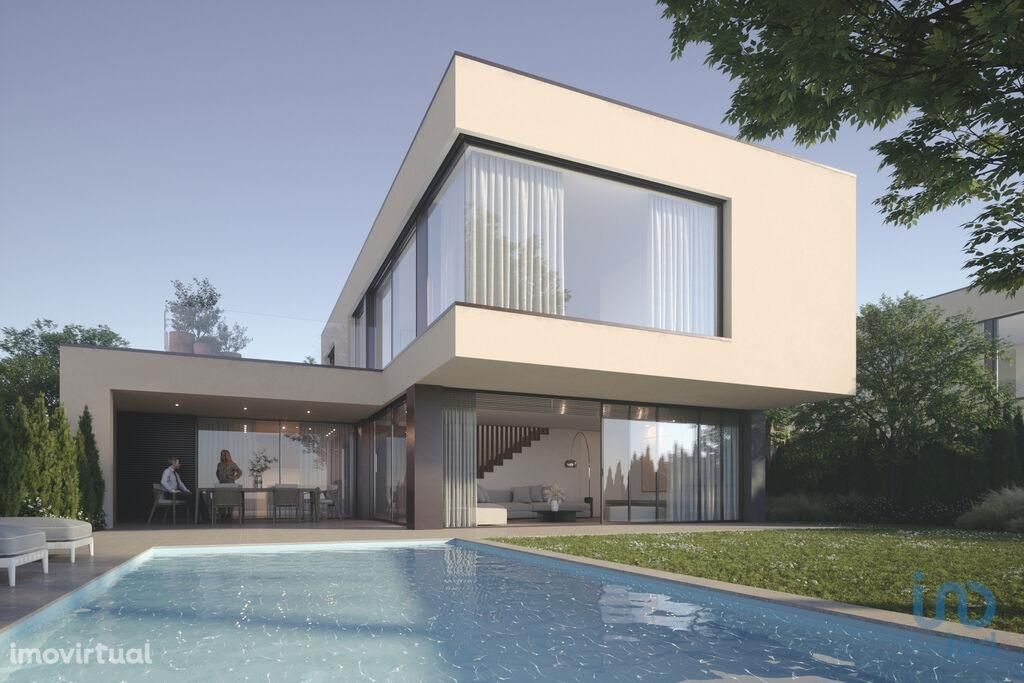 Casa de aldeia T4 em Porto de 343,00 m2