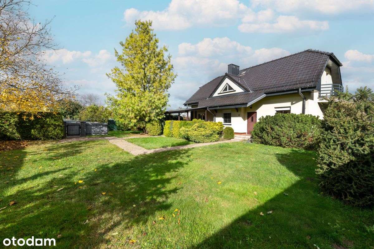 Dom wolnostojący na działce 1400m pośród zieleni-0