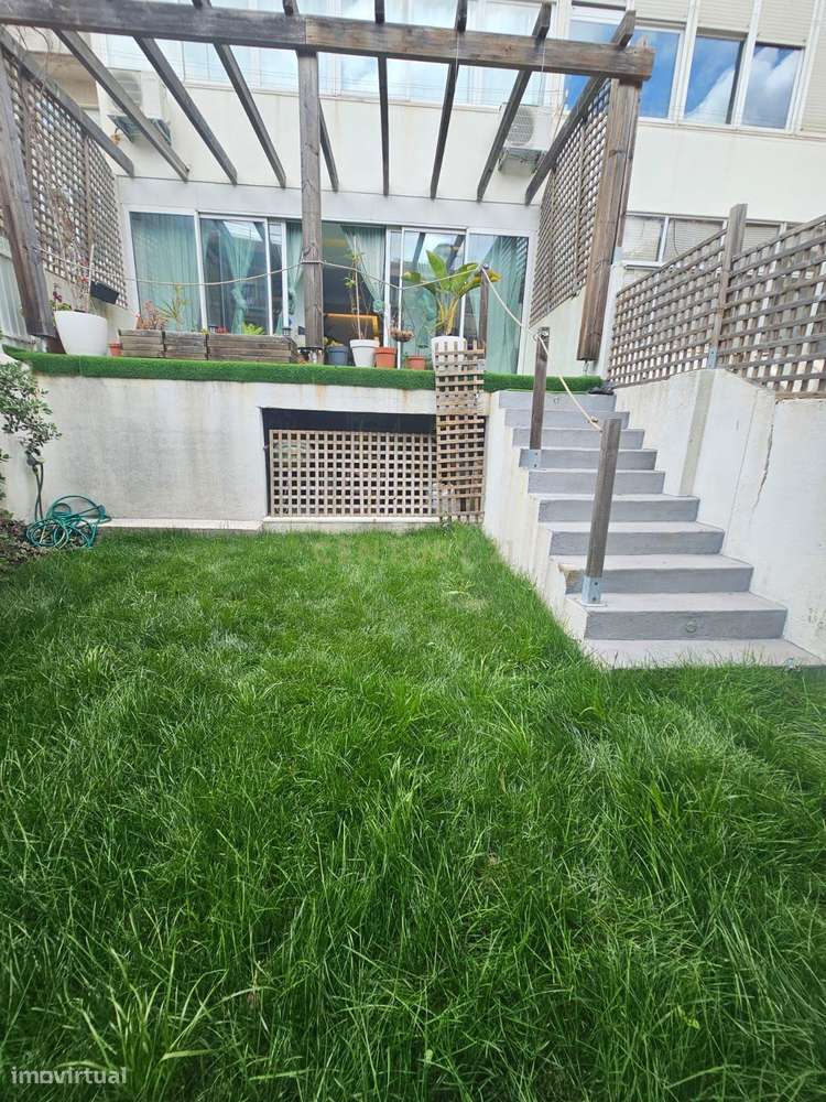 Apartamento T3 com Jardim Privativo em São Domingos de Benfica - Grande imagem: 3/32