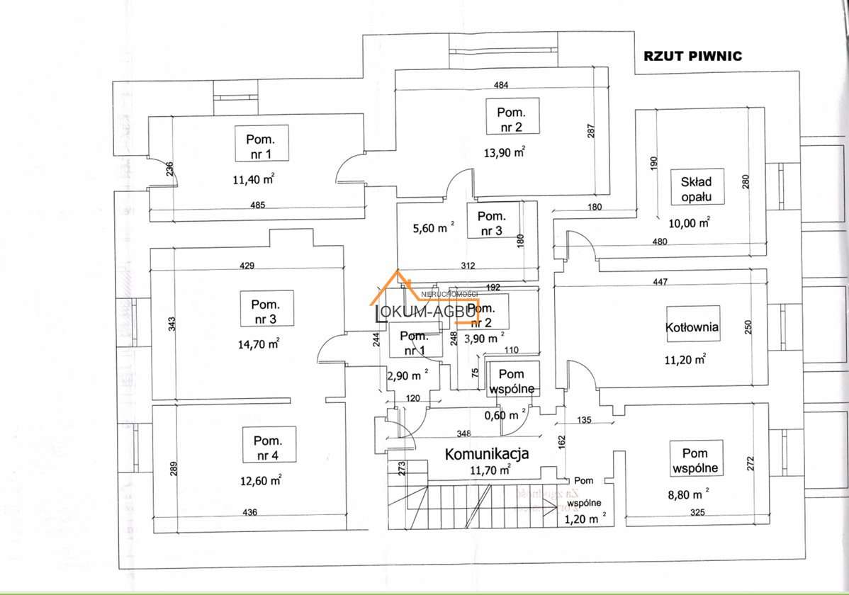 Willa na obrzeżu kompleksu leśnego.-12