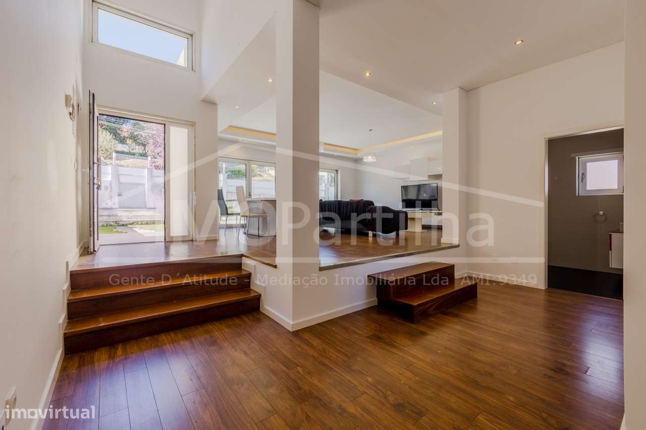 Moradia T5 C/ Piscina e campo de Basketball - Sintra-3