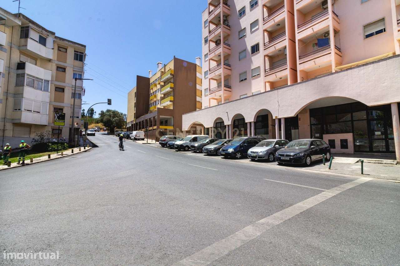 Um dos poucos T4 disponíveis | 148 m² | 2 Elevadores | Excelente Local-33