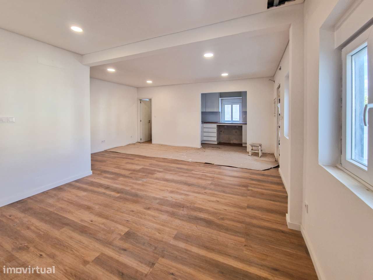 Moradia 4 ass. totalmente remodelada - possibilidade de quarto no r/c-7