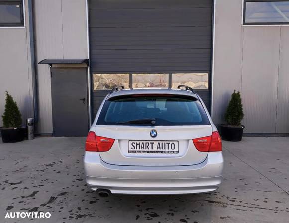 BMW Seria 3 320d DPF Touring - 8