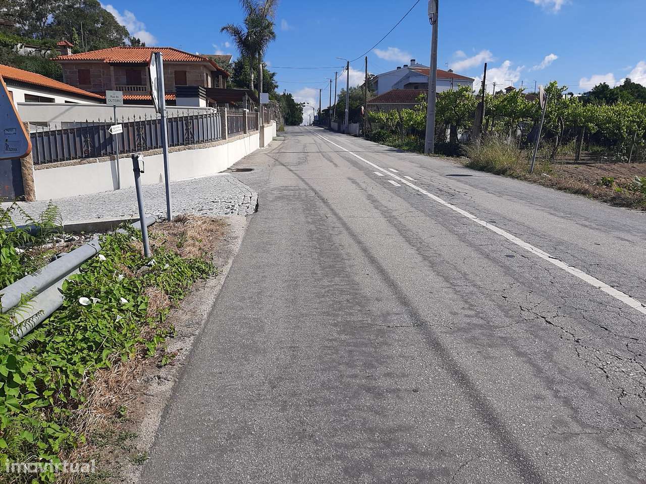 Vende Terreno Junto estrada nacional Bustelo-18