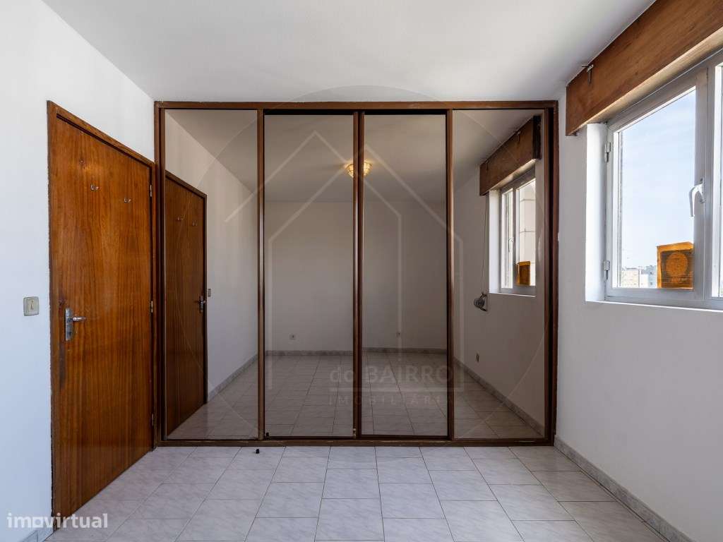 Apartamento T3 Vistas desafogadas em Ramalde, Porto-11