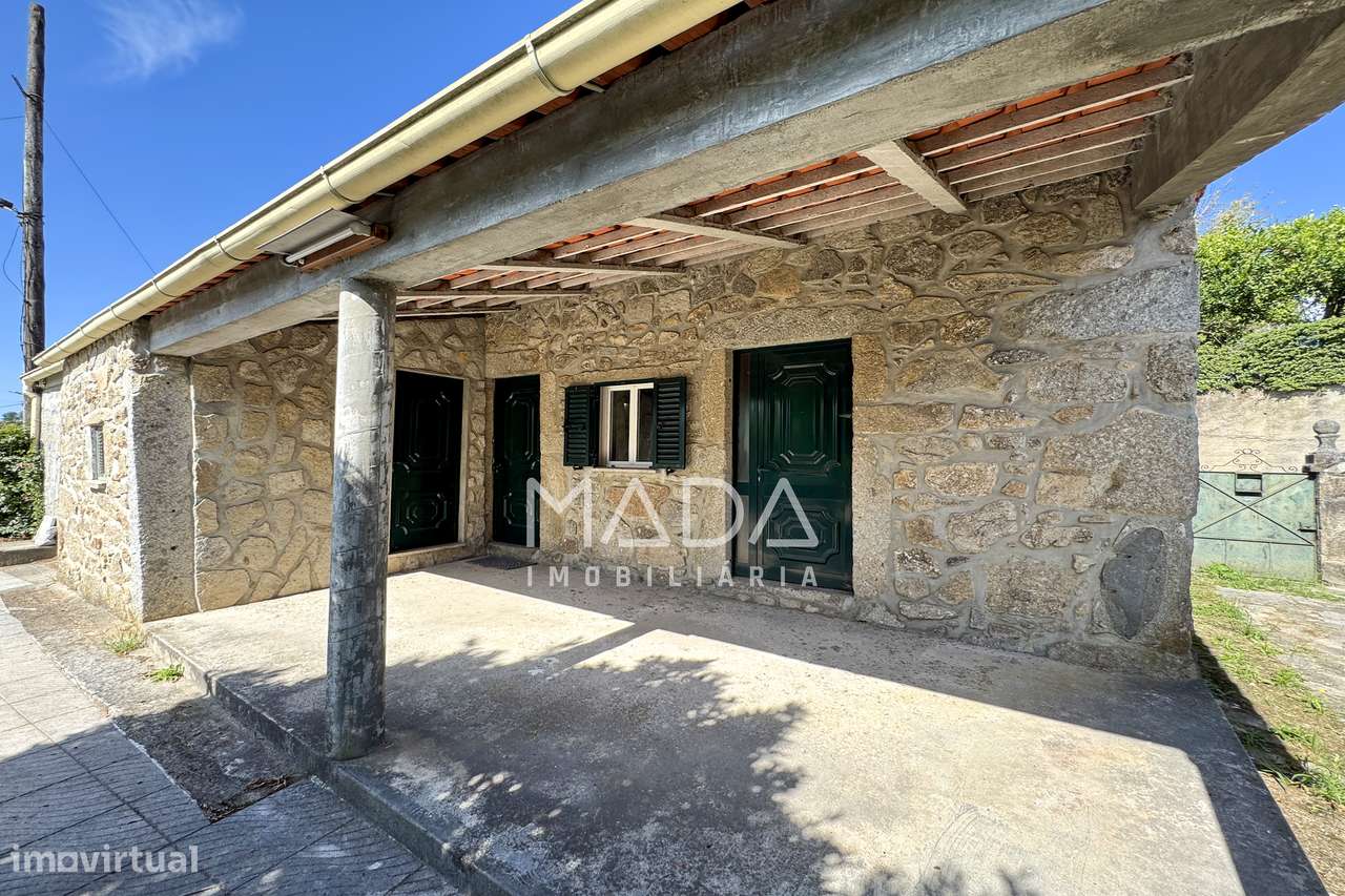 Moradia T4 + Moradia em pedra + terreno (3 artigos) em Lago, Amares - Grande imagem: 5/26