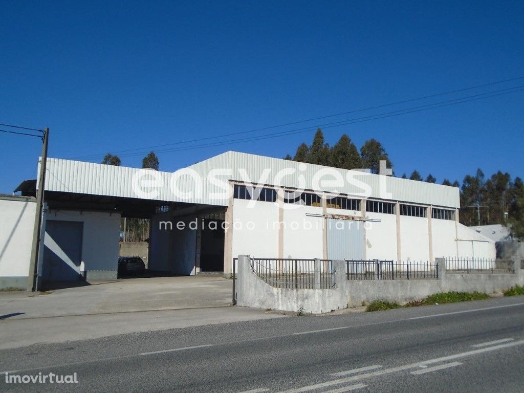 Armazém para atividade industrial na EN242 Calços Marting...