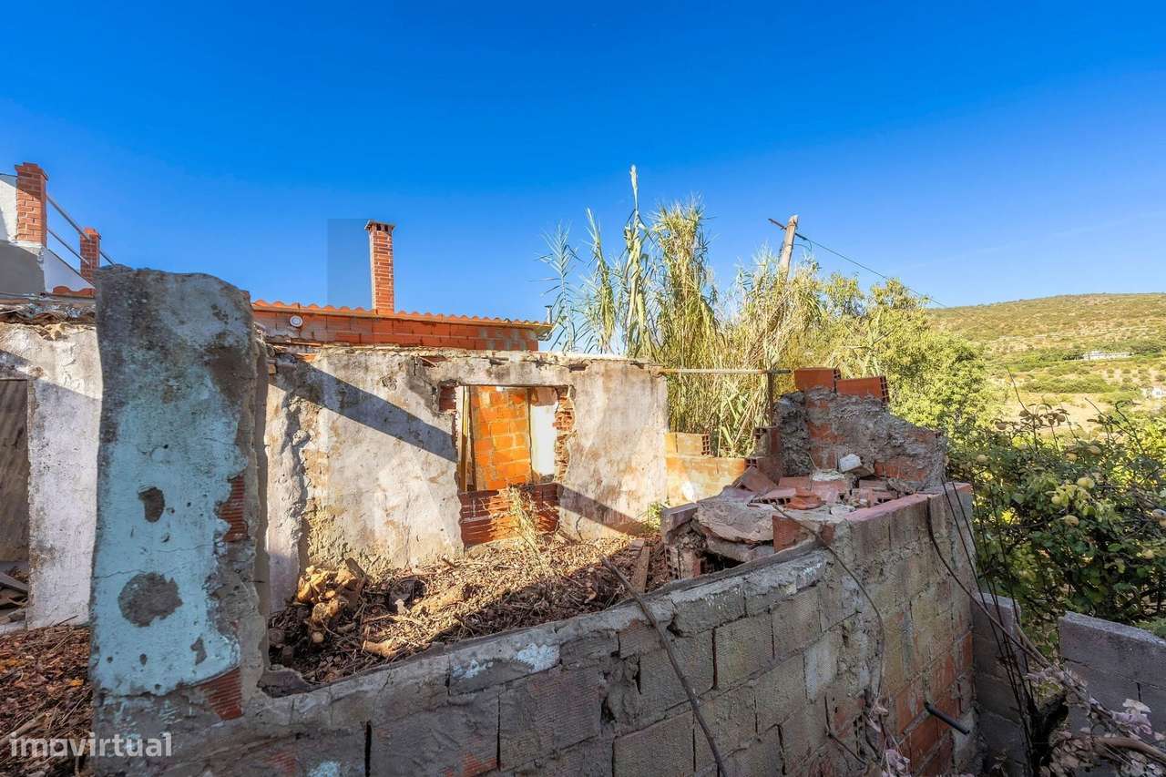 Ruína com Logradouro | Estoi, Faro-42