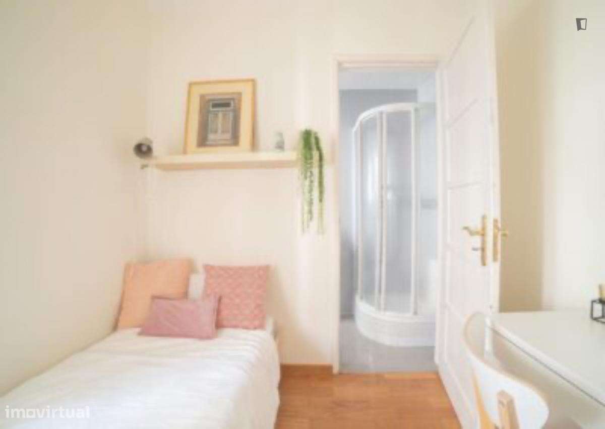 Quarto - localizado em Alameda Lisbon - Grande imagem: 4/10