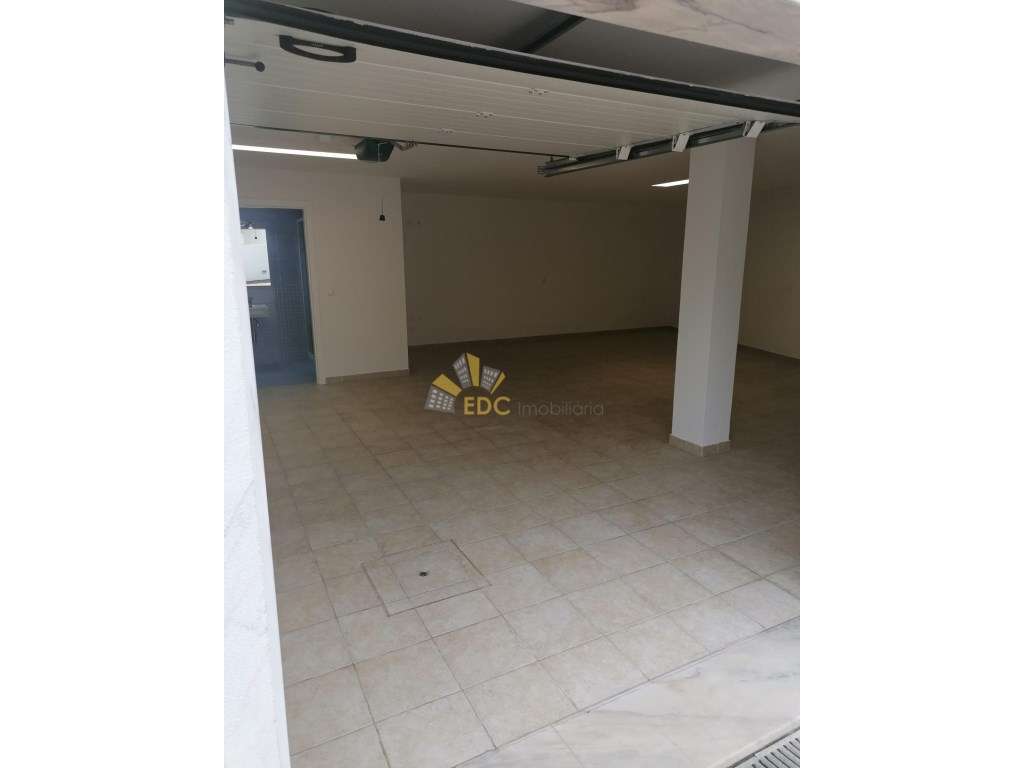 Moradia V3+1 Totalmente Remodelada no Centro da Ericeira e com vist...-45