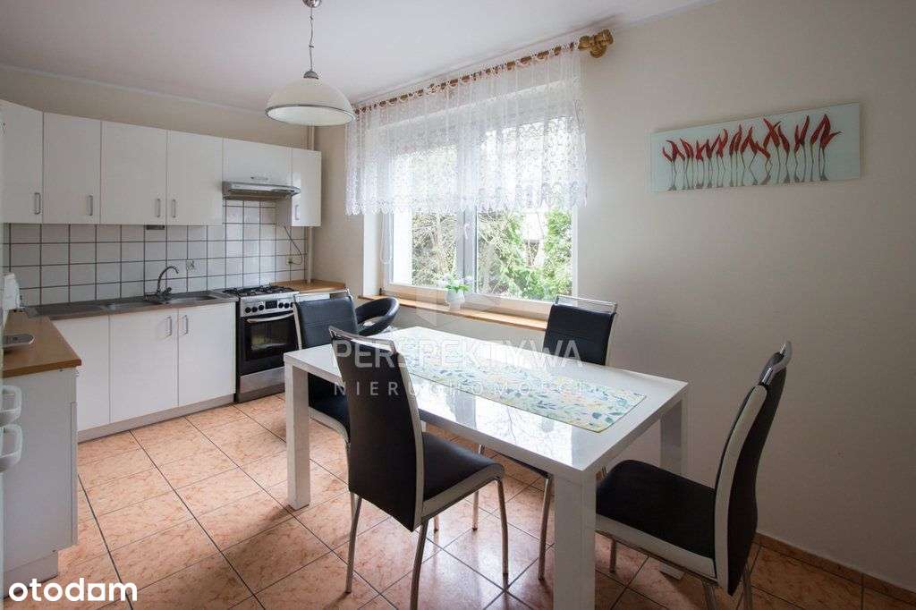 Dom W Zabudowie Szeregowej. Os. Zastalowskie-0