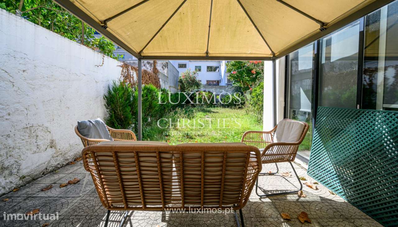 Moradia V7 com jardim orientado a poente para venda na Foz do Porto - Grande imagem: 3/25
