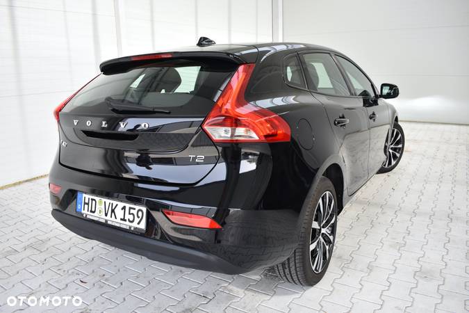 Volvo V40 T2 Summum - 11