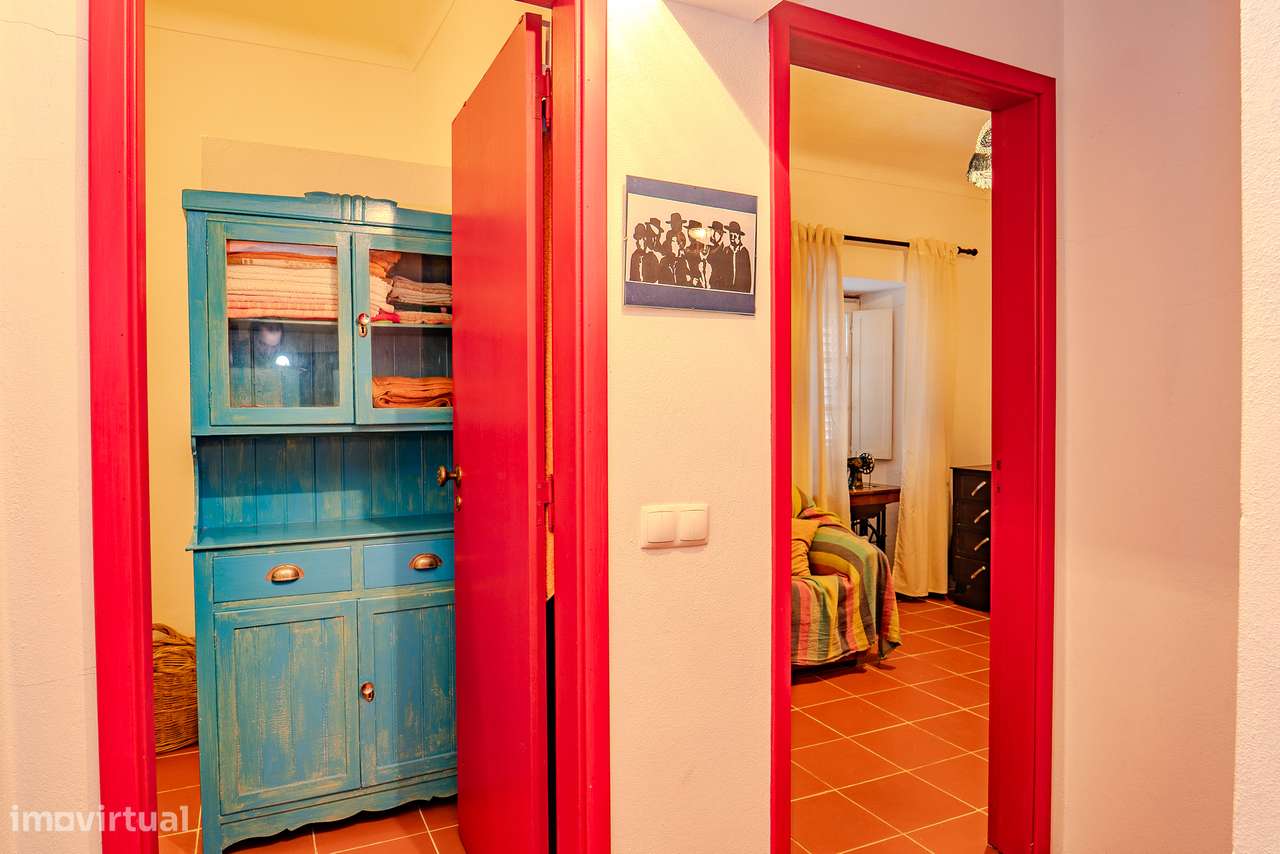 CASA COM QUINTAL | PARA VENDA | FALCOEIRAS-24