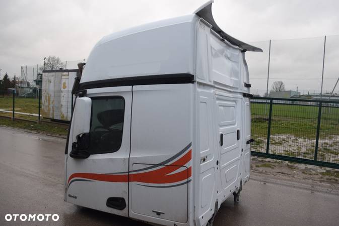 KABINA MERCEDES ACTROS MP4 GIGA SPACE - 2