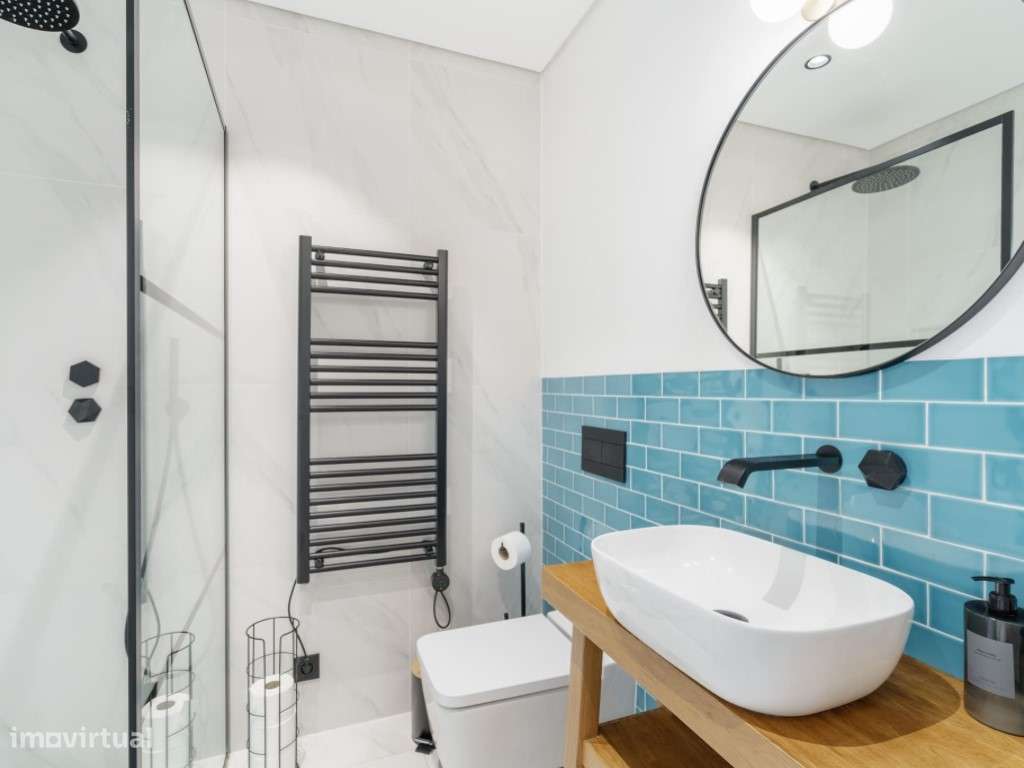 Moradia V3+1 totalmente renovada com vista mar-21