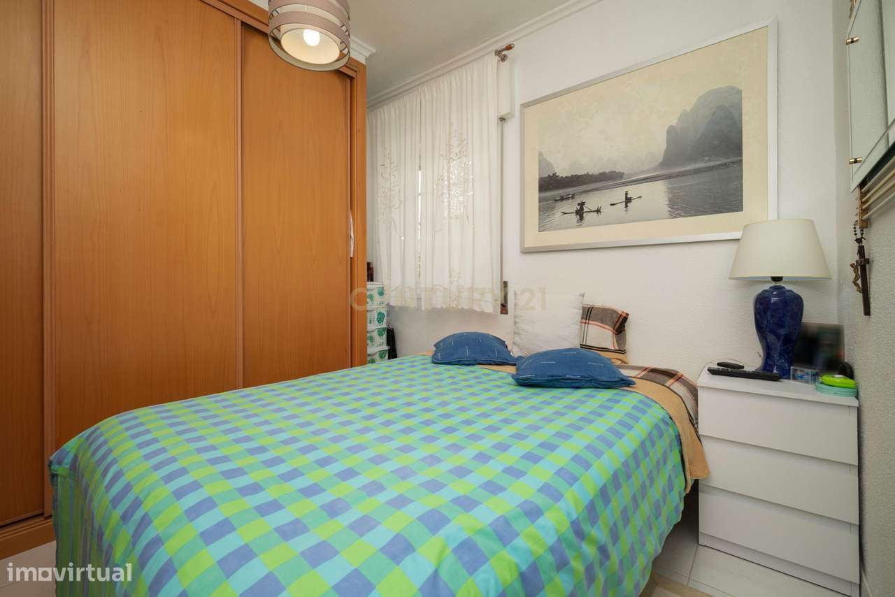 Moradia T4+1 para venda em Queijas.-14