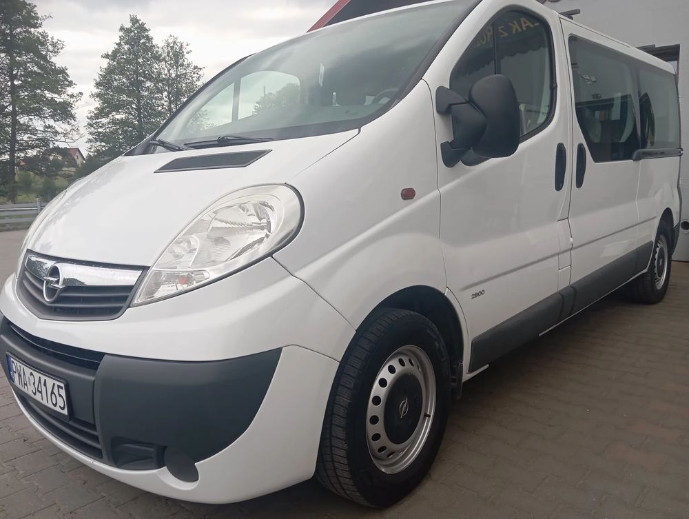 Opel Vivaro I L2H1 2.9t 2012