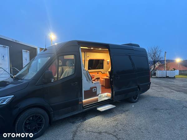 Mercedes-Benz Sprinter - 24